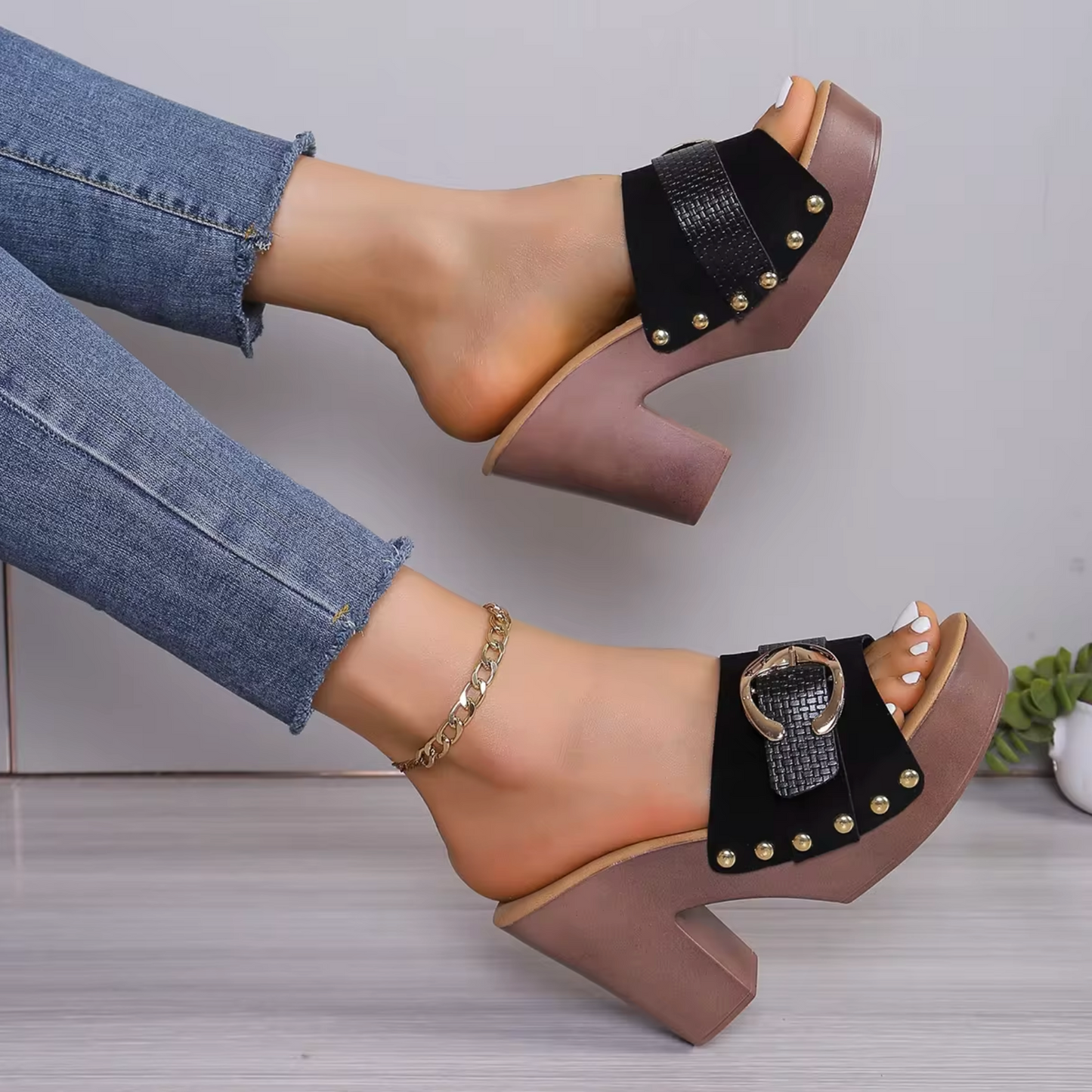 Amira – Peep toe højhælede sandaler